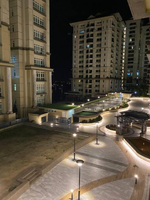 Myhome @ Riverine Resort Kuching Exterior photo